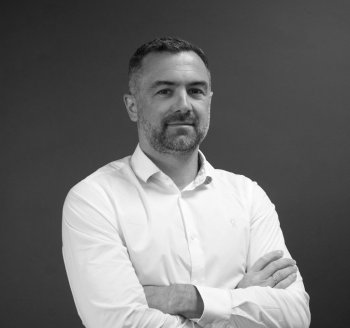La Bretonne Wedig met le cap sur Paris avec l’acquisition de deux.io